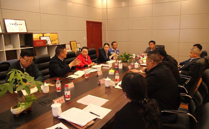 區工信局張乃成局長做了總結發言 區工信局張乃成局長做了總結發言