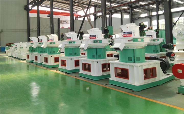 玉米秸稈顆粒機(jī)圖 玉米秸稈顆粒機(jī)圖