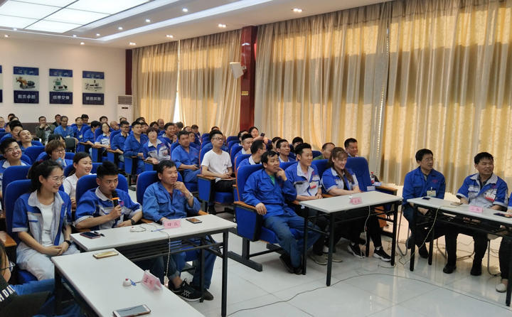 6支代表隊(duì)踴躍回答問(wèn)題 6支代表隊(duì)踴躍回答問(wèn)題