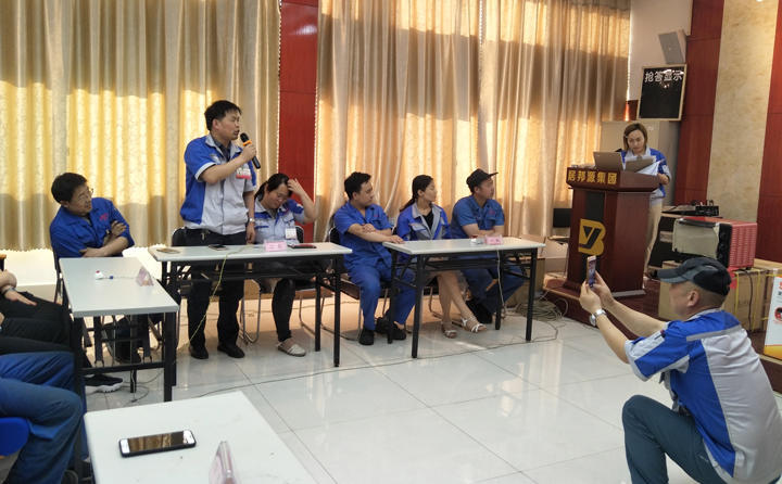 6支代表隊(duì)踴躍回答問(wèn)題 6支代表隊(duì)踴躍回答問(wèn)題