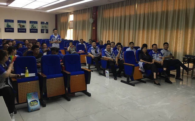 競價的觀眾 競價的觀眾