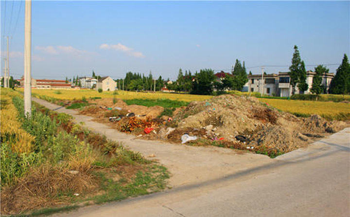 秸稈堆放路邊 秸稈堆放路邊