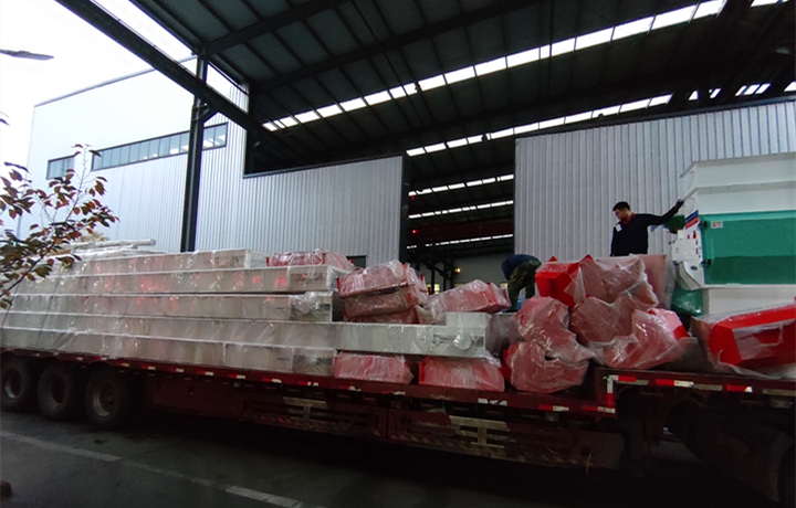 顆粒機生產線裝車完成，準備發往內蒙古烏蘭察布